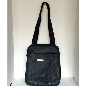 Piquardo Mens Crossbody Leather Bag Dark Navy Blue